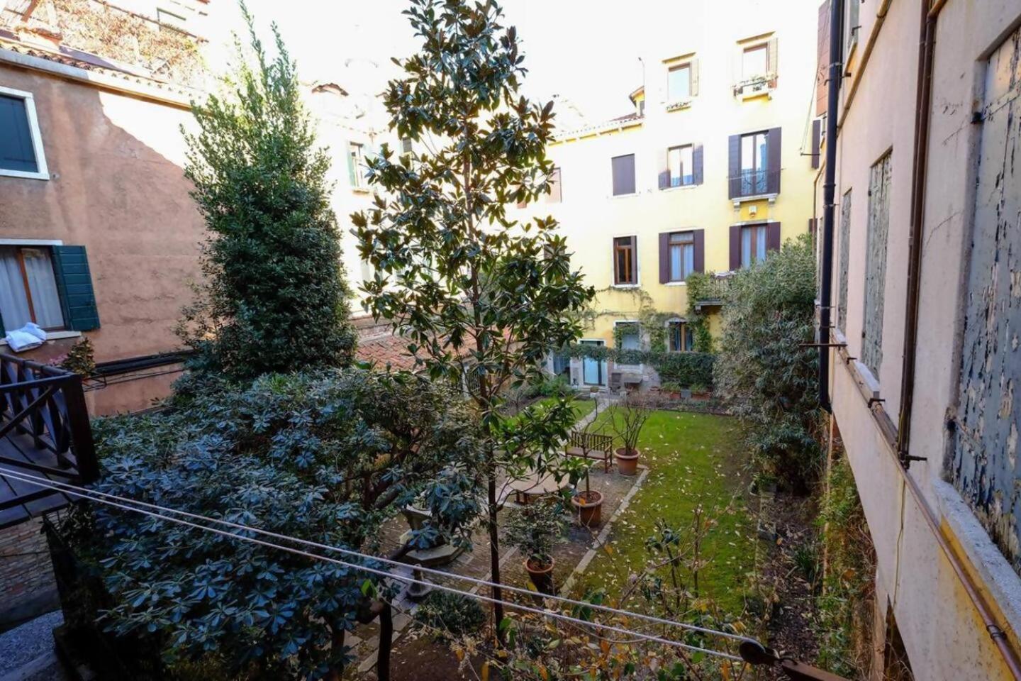 Rio Ca Foscari A San Pantalon Apartment Венеция Екстериор снимка